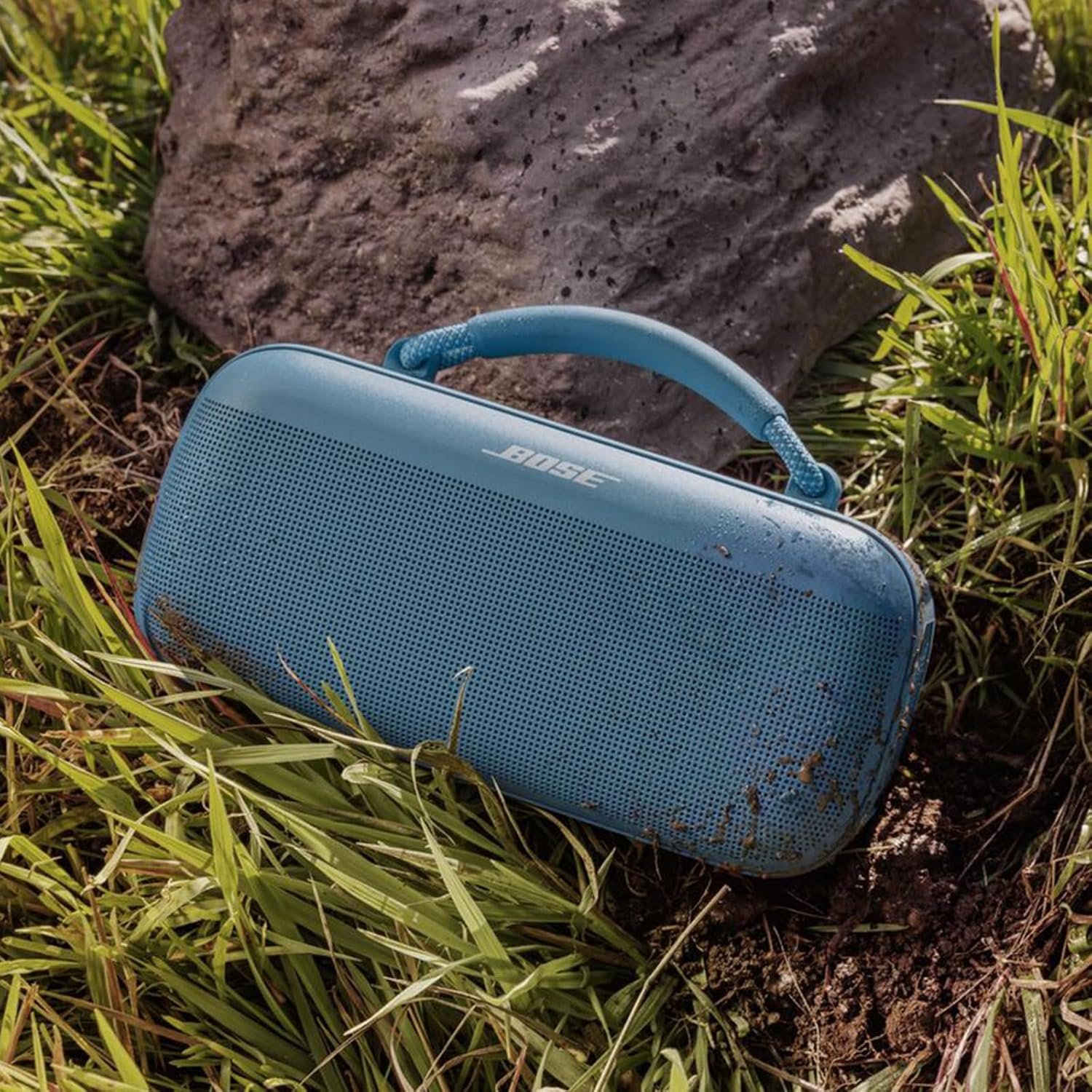 Bose SoundLink Max Bluetooth Speaker - Portable Wireless Party Speaker, IP67 Waterproof, Rope Handle, Up to 20 Hours of Playtime, USB-C, Built-in 3.5mm AUX Input, Blue Dusk - Image 7