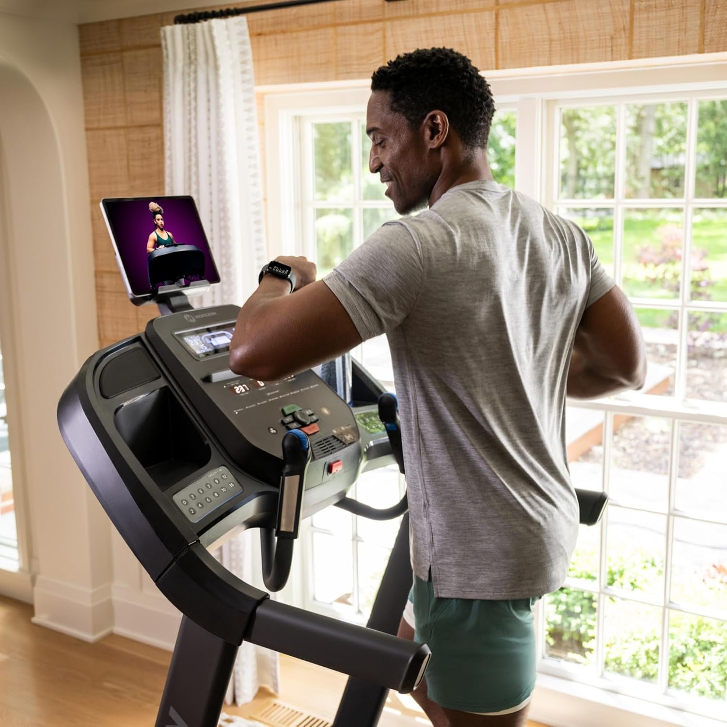 Horizon Fitness Treadmill - Image 5